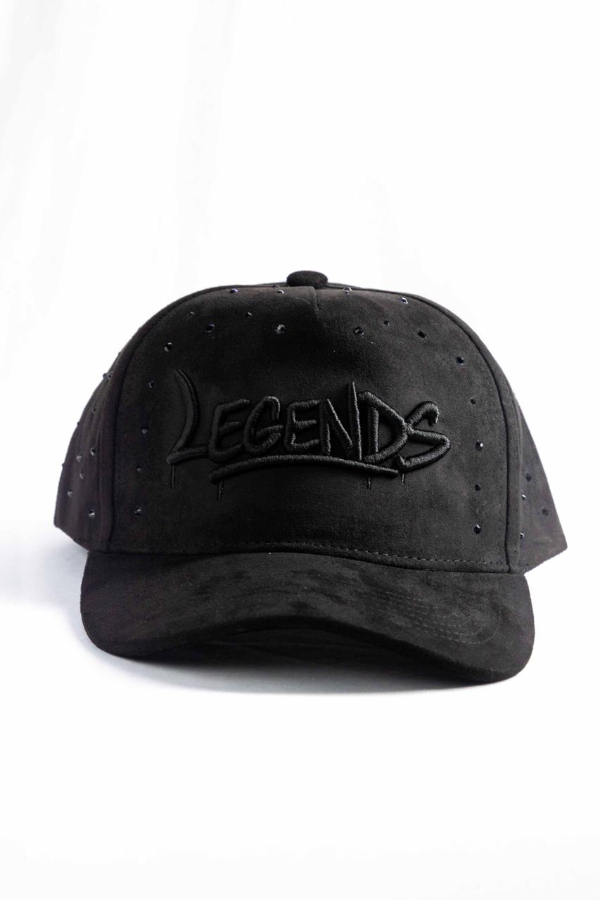 Gorra Legends Full Black - vista frontal con logo bordado 3D
